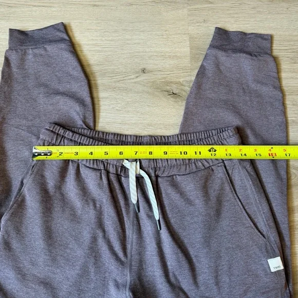 Vuori performance joggers - Picture 3 of 3